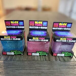BLUE NeeDoh Glitter & Glow Nice Cube